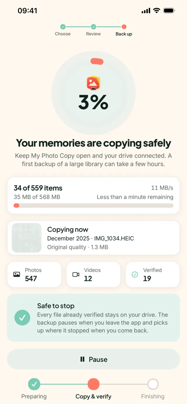 My Photo Copy copying to a USB drive, with live progress and verified count